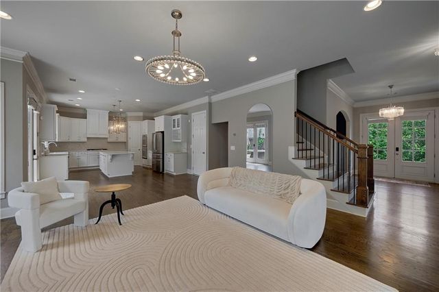 940 Lake Charles Drive, Roswell, GA 30075