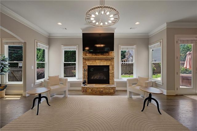 940 Lake Charles Drive, Roswell, GA 30075