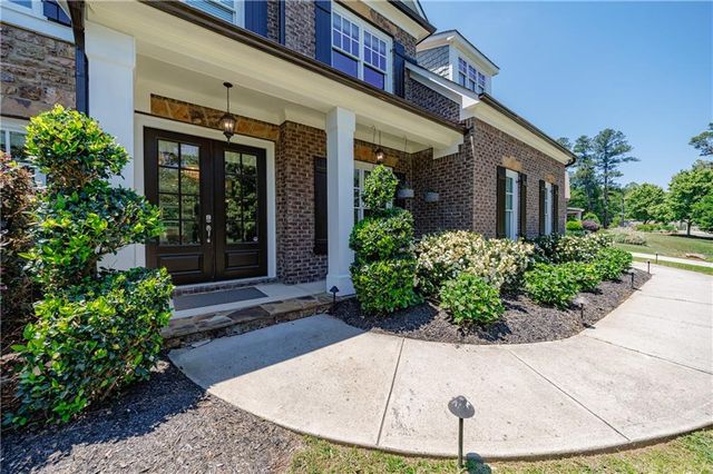 940 Lake Charles Drive, Roswell, GA 30075