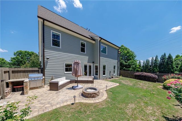940 Lake Charles Drive, Roswell, GA 30075
