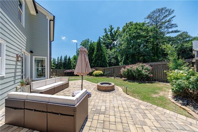940 Lake Charles Drive, Roswell, GA 30075