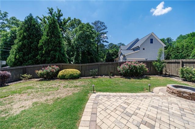 940 Lake Charles Drive, Roswell, GA 30075