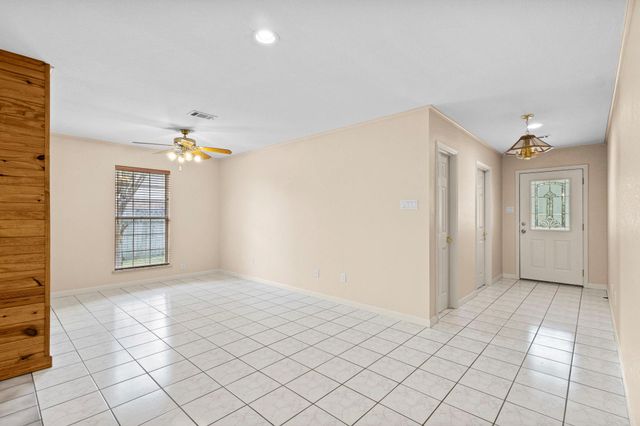 311 Peppertree, Village Mills, TX 77663