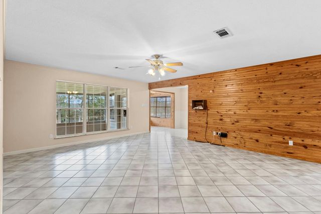 311 Peppertree, Village Mills, TX 77663