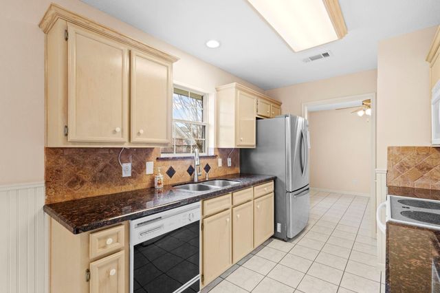 311 Peppertree, Village Mills, TX 77663