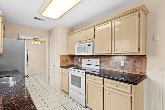 311 Peppertree, Village Mills, TX 77663