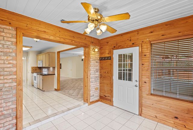 311 Peppertree, Village Mills, TX 77663