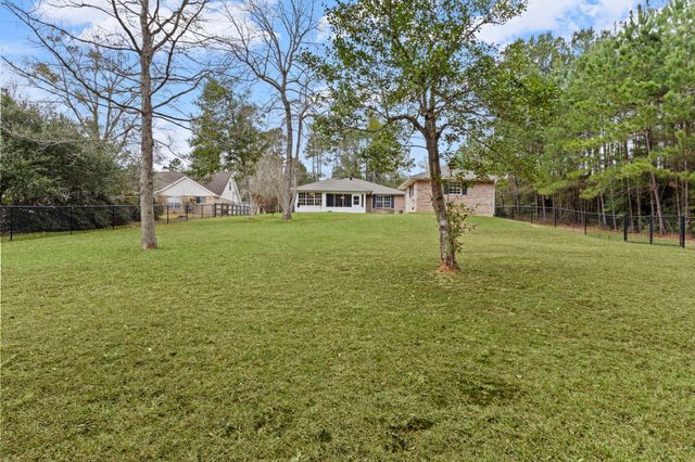 311 Peppertree, Village Mills, TX 77663