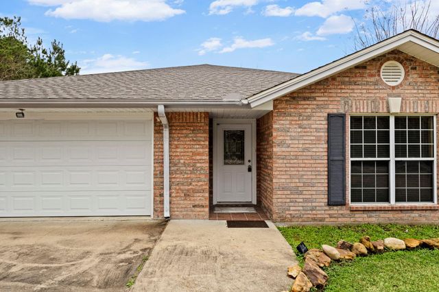 311 Peppertree, Village Mills, TX 77663
