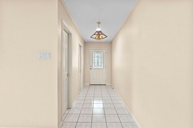 311 Peppertree, Village Mills, TX 77663