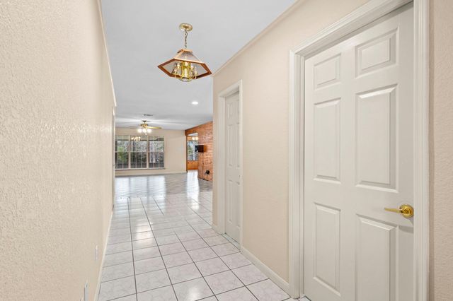 311 Peppertree, Village Mills, TX 77663