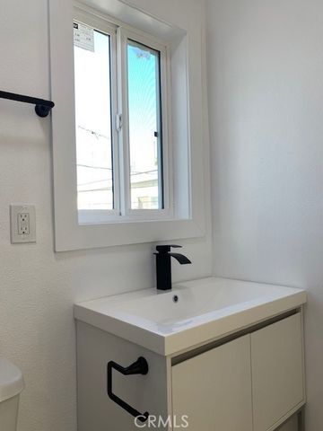 247 N New Hampshire, Los Angeles, CA 90004