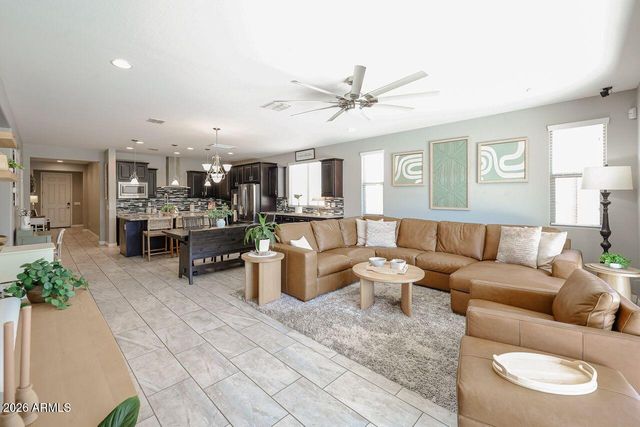 10049 W ANGELS Lane, Peoria, AZ 85383