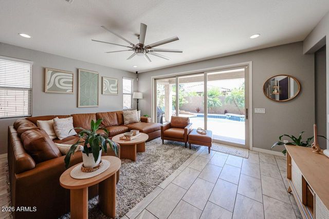 10049 W ANGELS Lane, Peoria, AZ 85383