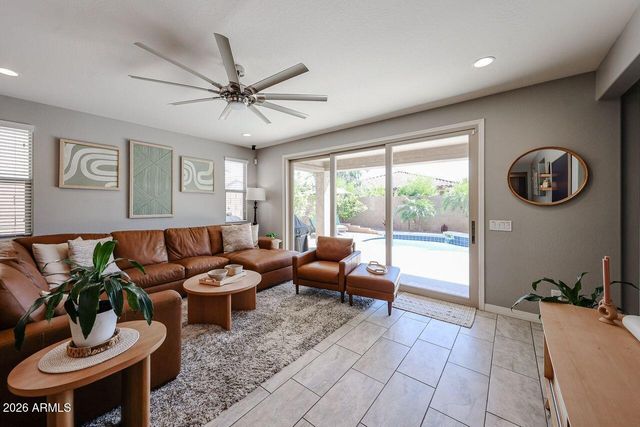 10049 W ANGELS Lane, Peoria, AZ 85383