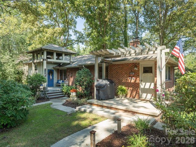 275 S Rugby Road, Hendersonville, NC 28791