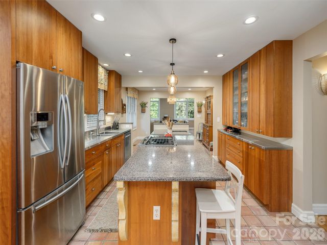275 S Rugby Road, Hendersonville, NC 28791
