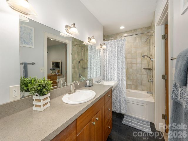 275 S Rugby Road, Hendersonville, NC 28791