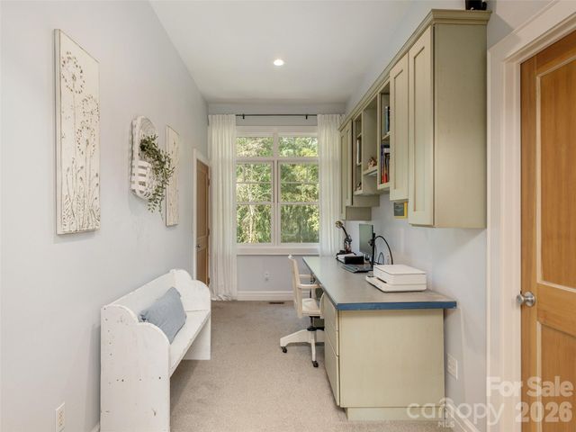 275 S Rugby Road, Hendersonville, NC 28791