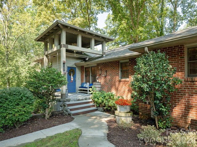 275 S Rugby Road, Hendersonville, NC 28791