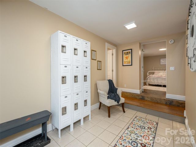275 S Rugby Road, Hendersonville, NC 28791