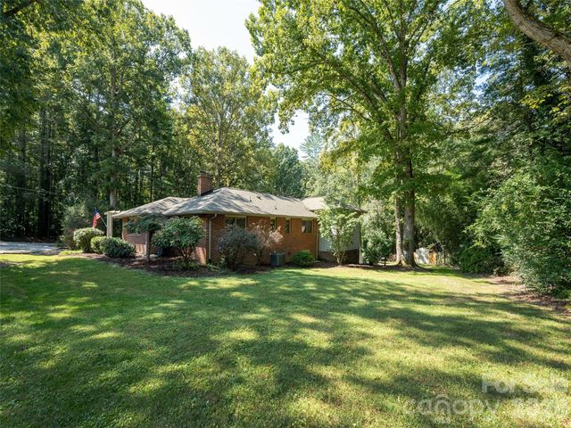 275 S Rugby Road, Hendersonville, NC 28791