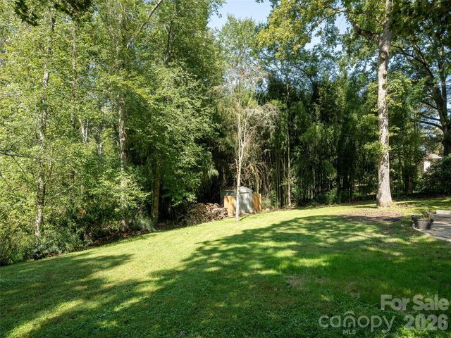 275 S Rugby Road, Hendersonville, NC 28791