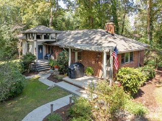 275 S Rugby Road, Hendersonville, NC 28791