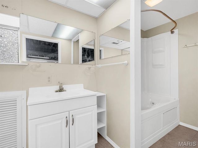 2657 Highway N, Pacific, MO 63069