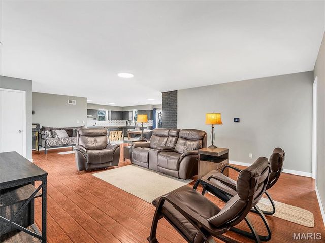 2657 Highway N, Pacific, MO 63069