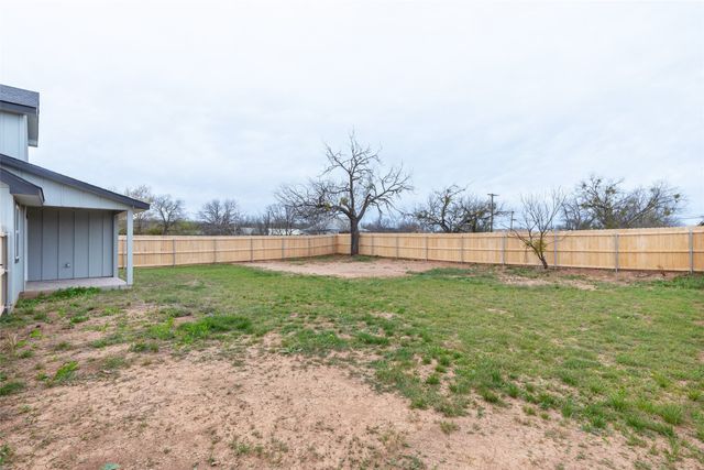 708 W 1st Street, Coleman, TX 76834