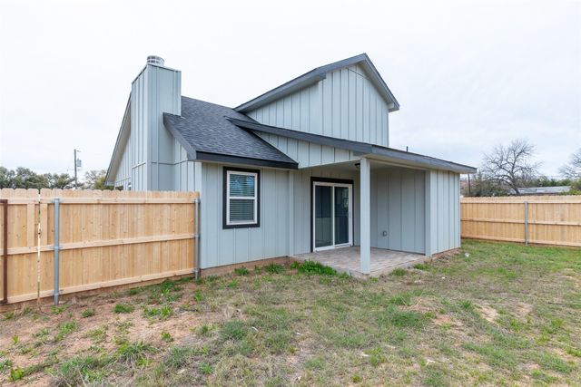 708 W 1st Street, Coleman, TX 76834
