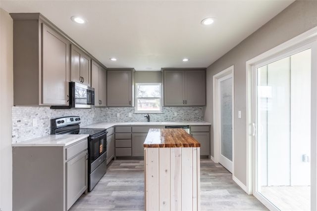 708 W 1st Street, Coleman, TX 76834