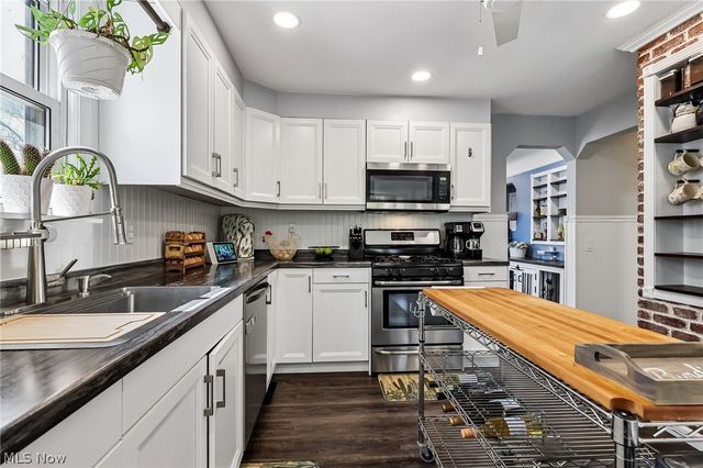 338 N Rocky River Drive, Berea, OH 44017