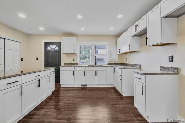 32565 Mason Street, Westland, MI 48186