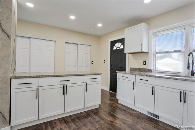 32565 Mason Street, Westland, MI 48186