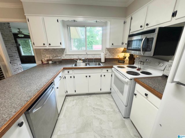 803 3RD STREET N, Clanton, AL 35045