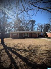 803 3RD STREET N, Clanton, AL 35045