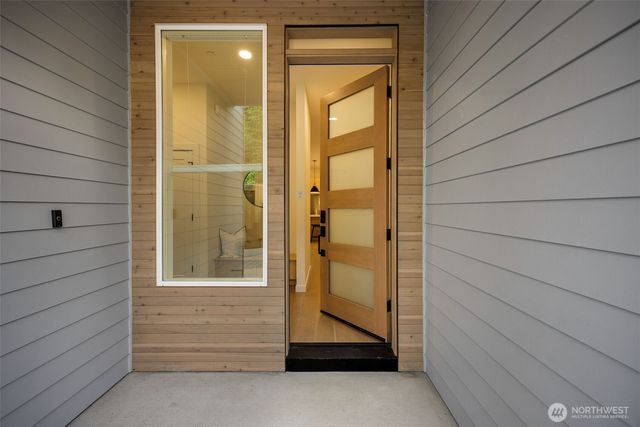 8407 NE 137th Street, Kirkland, WA 98034