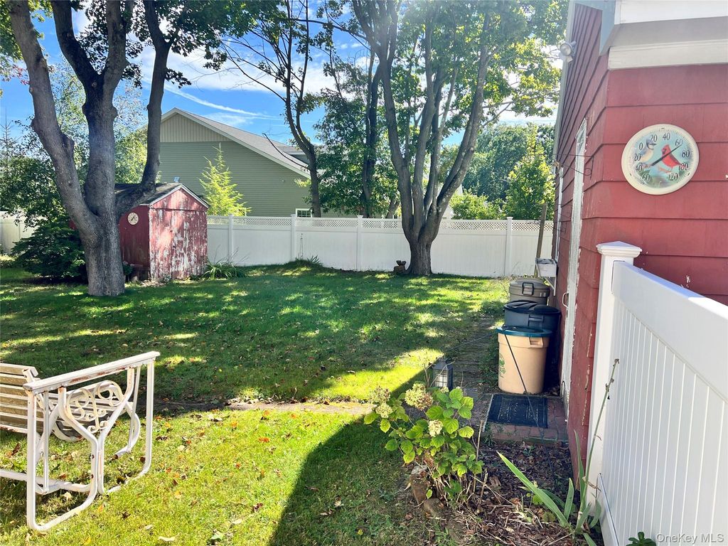 936 Union Street, Bohemia, NY 11716 — photo 3