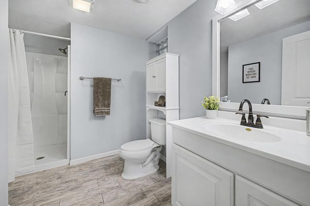 8046 Erie Spur, Chanhassen, MN 55317