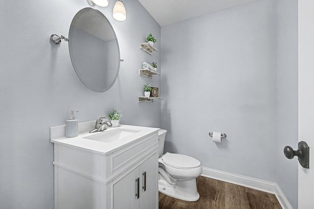 8046 Erie Spur, Chanhassen, MN 55317