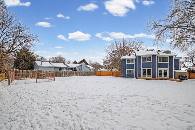 8046 Erie Spur, Chanhassen, MN 55317