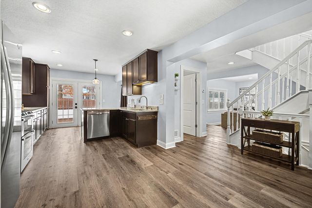 8046 Erie Spur, Chanhassen, MN 55317