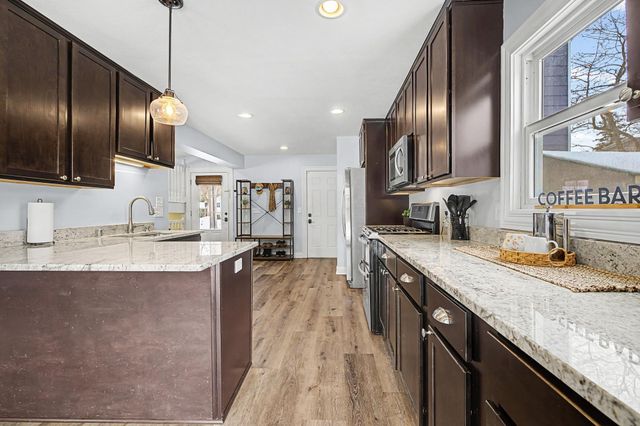 8046 Erie Spur, Chanhassen, MN 55317