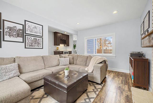 8046 Erie Spur, Chanhassen, MN 55317