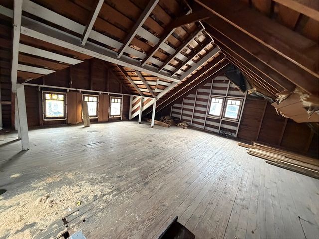 84 Stratford Park, Rochester, NY 14611