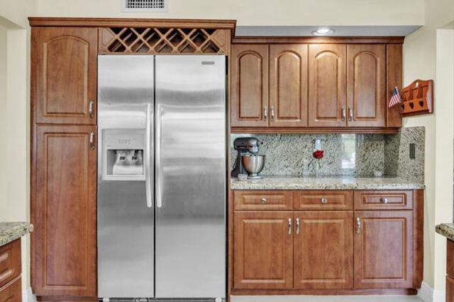 6431 Olde Moat Way, Davie, FL 33331
