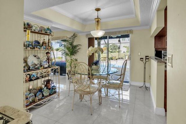 6431 Olde Moat Way, Davie, FL 33331