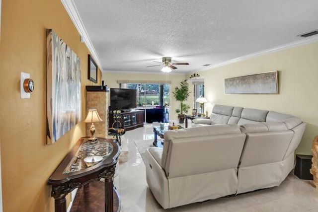 6431 Olde Moat Way, Davie, FL 33331